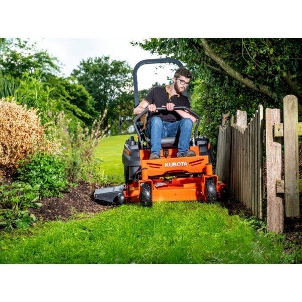 Tondeuse autoportée à rayon de braquage zéro Kubota Z122R | Compact, Robuste & Sécurisé – Image 4