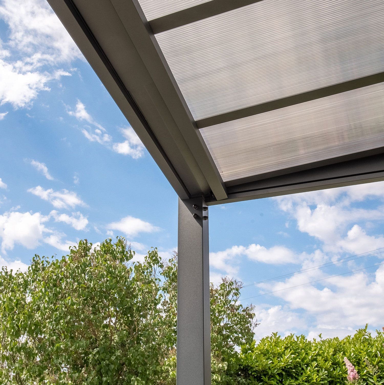 Carport adossé aluminium Trigano LIBECCIO WALL 16 m² | Compact, Robuste & Sécurisé – Image 2